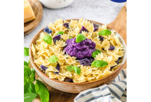 Salade de farfalle et sa sauce au chou rouge et graines de courge